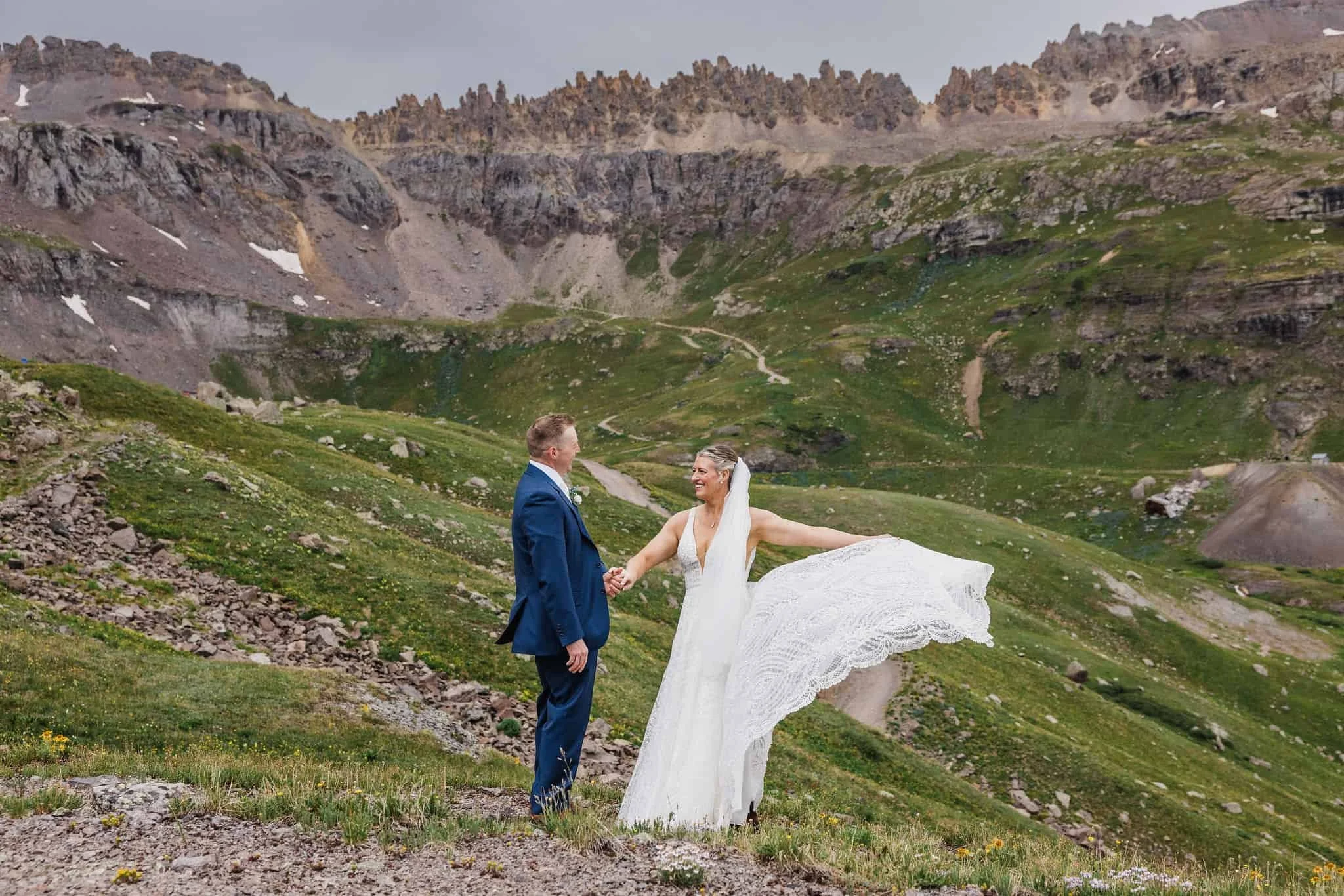 Vow-of-the-Wild_Wildflower-Ouray-Colorado-Elopement_0036.jpg
