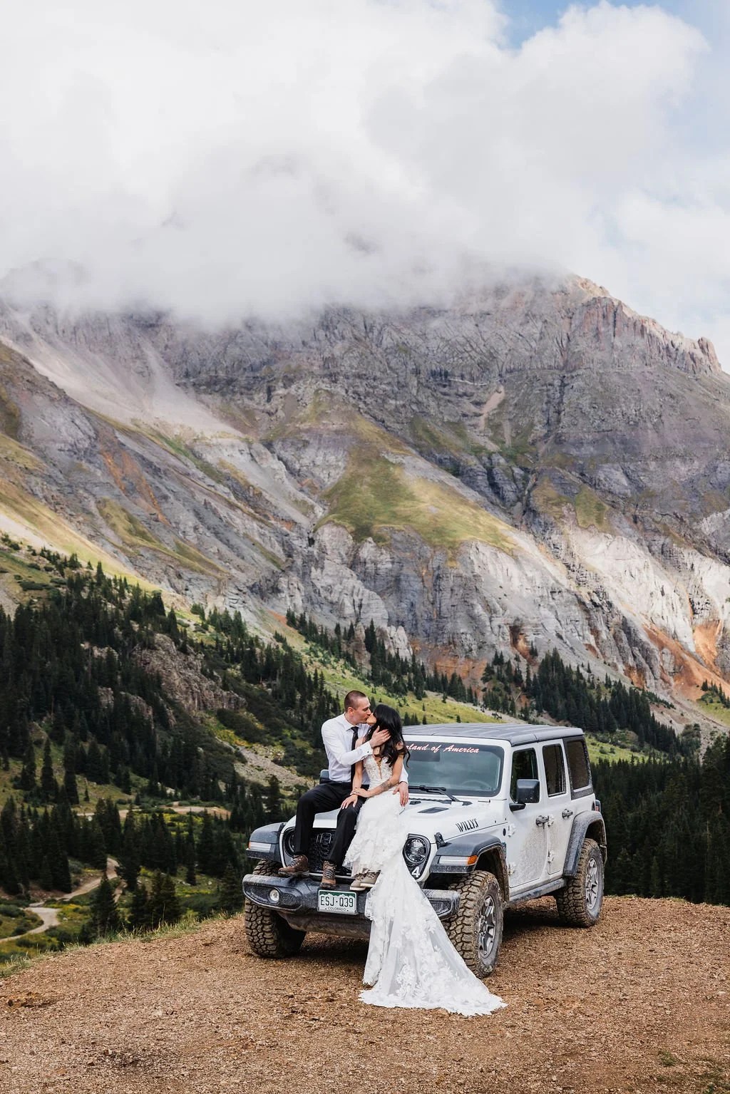 2-Day-Elopement-in-Ouray-Colorado_Vow-of-the-Wild-130.jpg