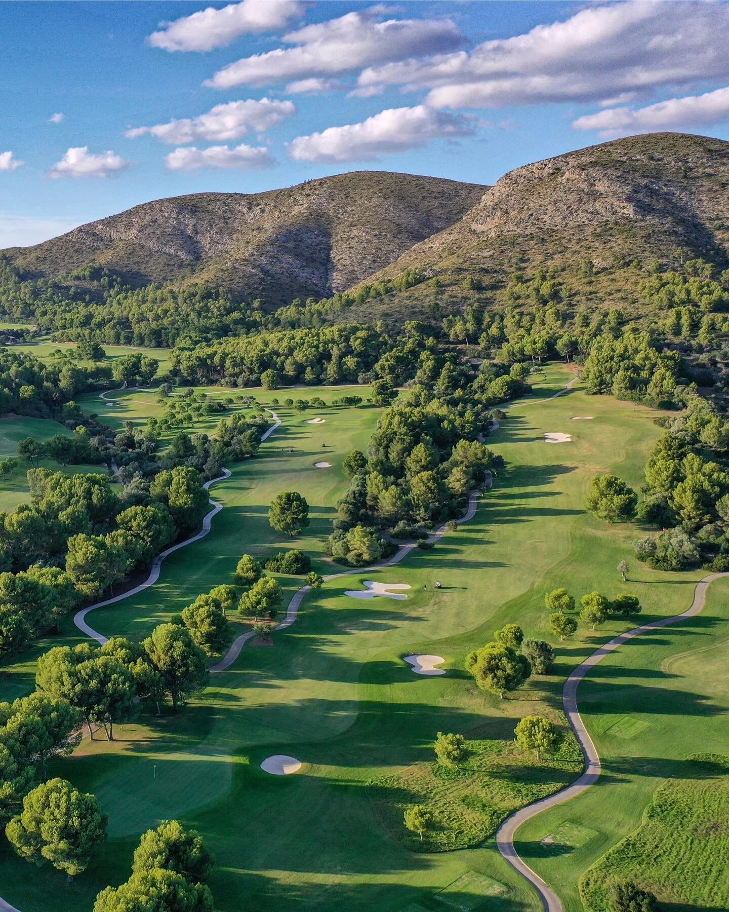Alcanada Golf Course 🏌🏽&zwj;♂️⛳️🌤⛰
Alcudia, Mallorca 🇪🇸 
-
-
-
-

#Alcanada #Alcanadagolf #Beautifulgolfcourses #Spain #Mallorca #Majorca #Alcudia #Golf #Golfcourses #Golfcoursephotography #Golfporn #Aerialphotography #Golfaddict #Droneservices 