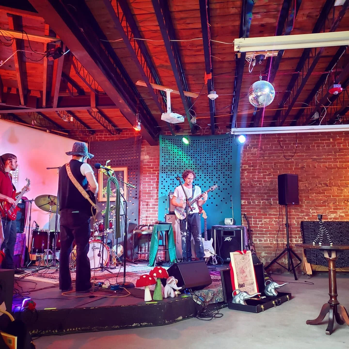 It's good to be back. I really missed this place 💜