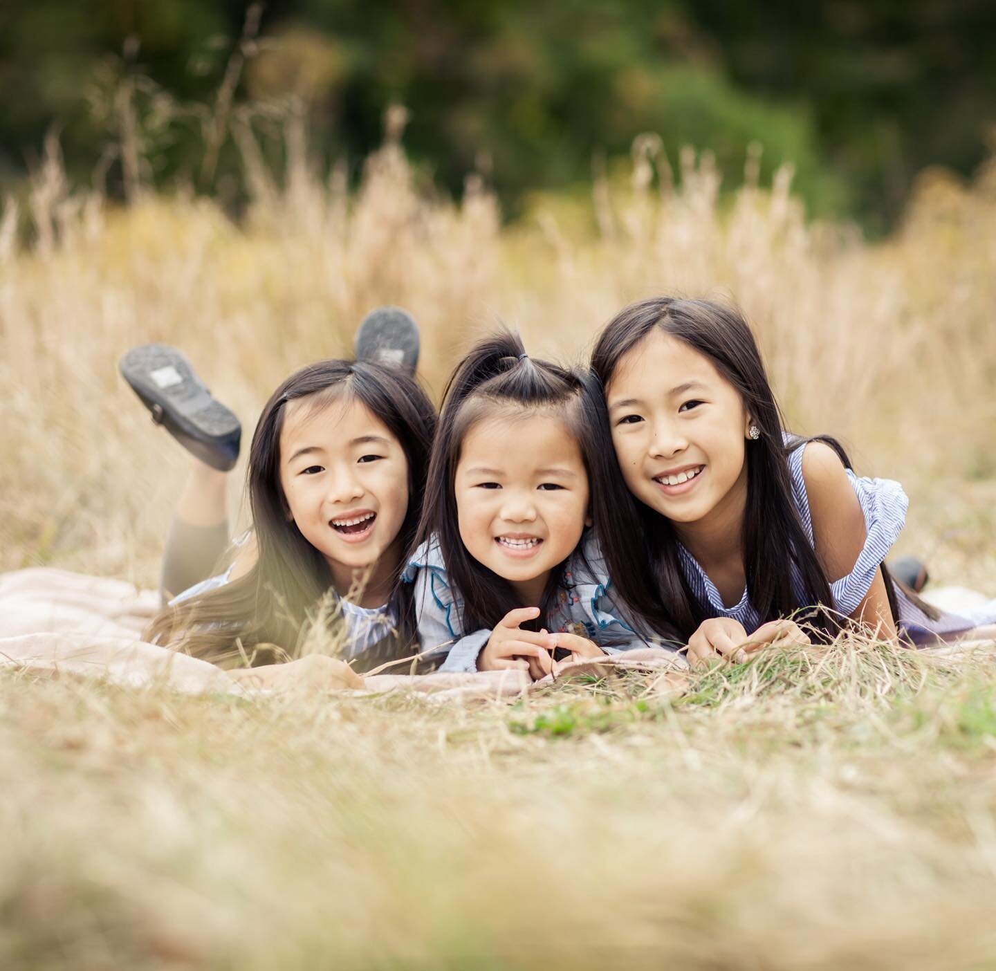 2 more months till I&rsquo;m back in CT! Book your mini sessions now! Book using link in BIO! #fallminisessions #sisters #wiltonphotographer #wilton #millstonefarmct