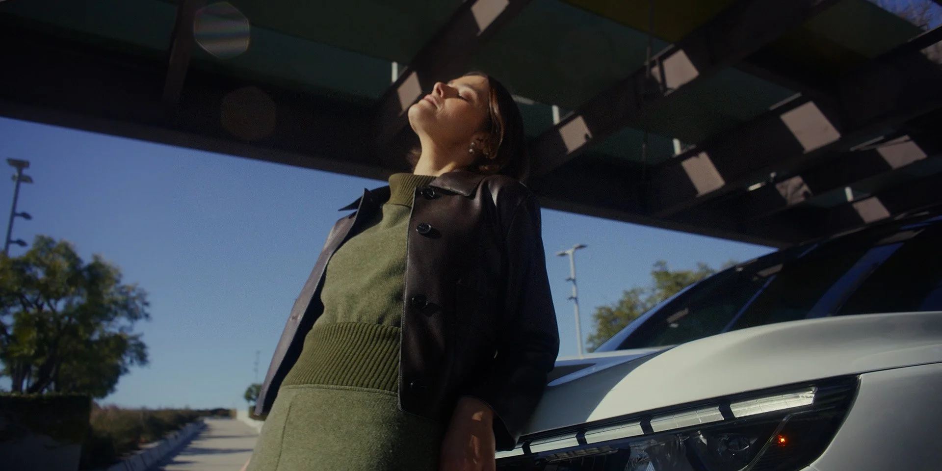QX60 Woman.jpg