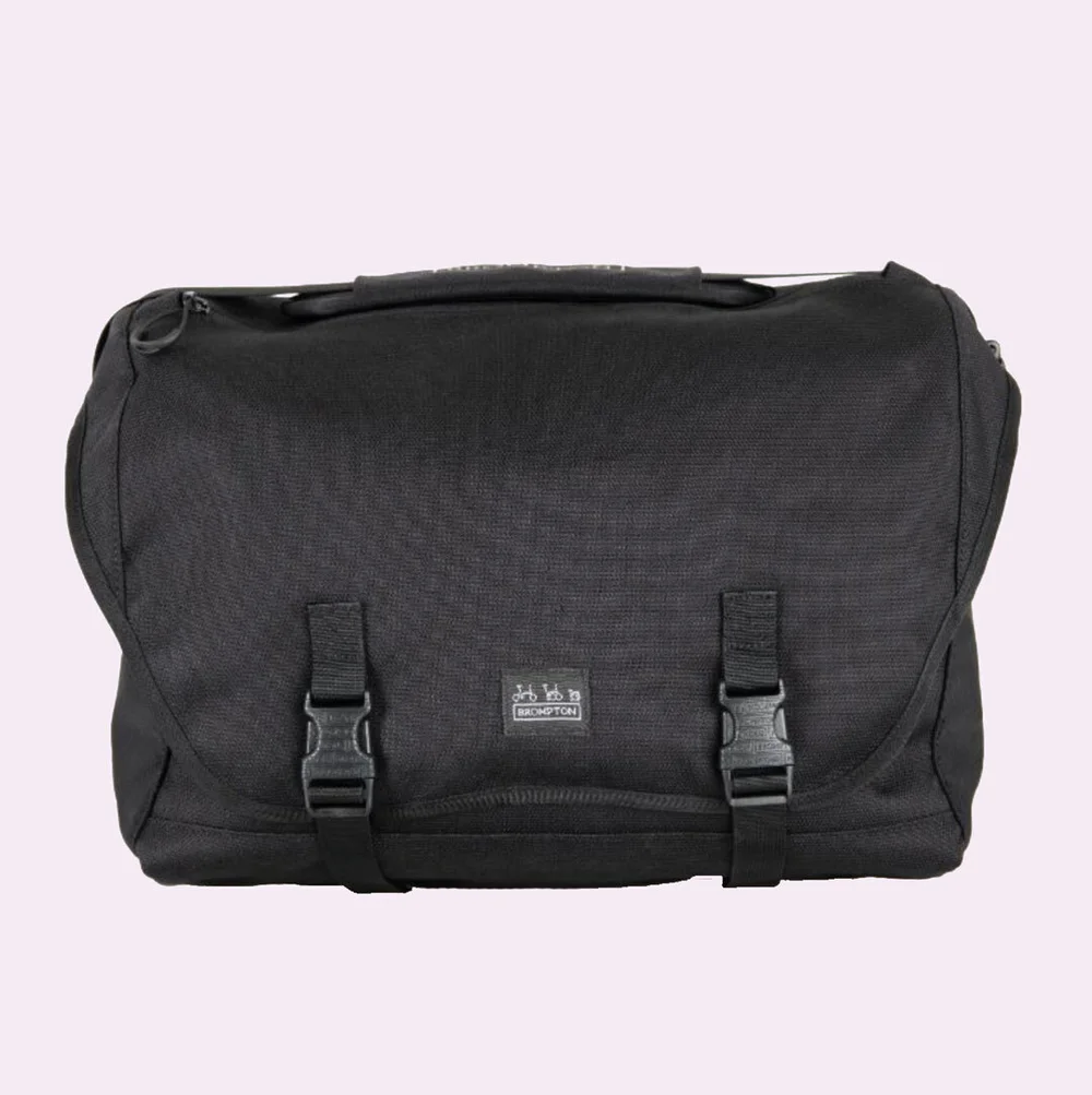 Metro messenger - black, large 23L capacity