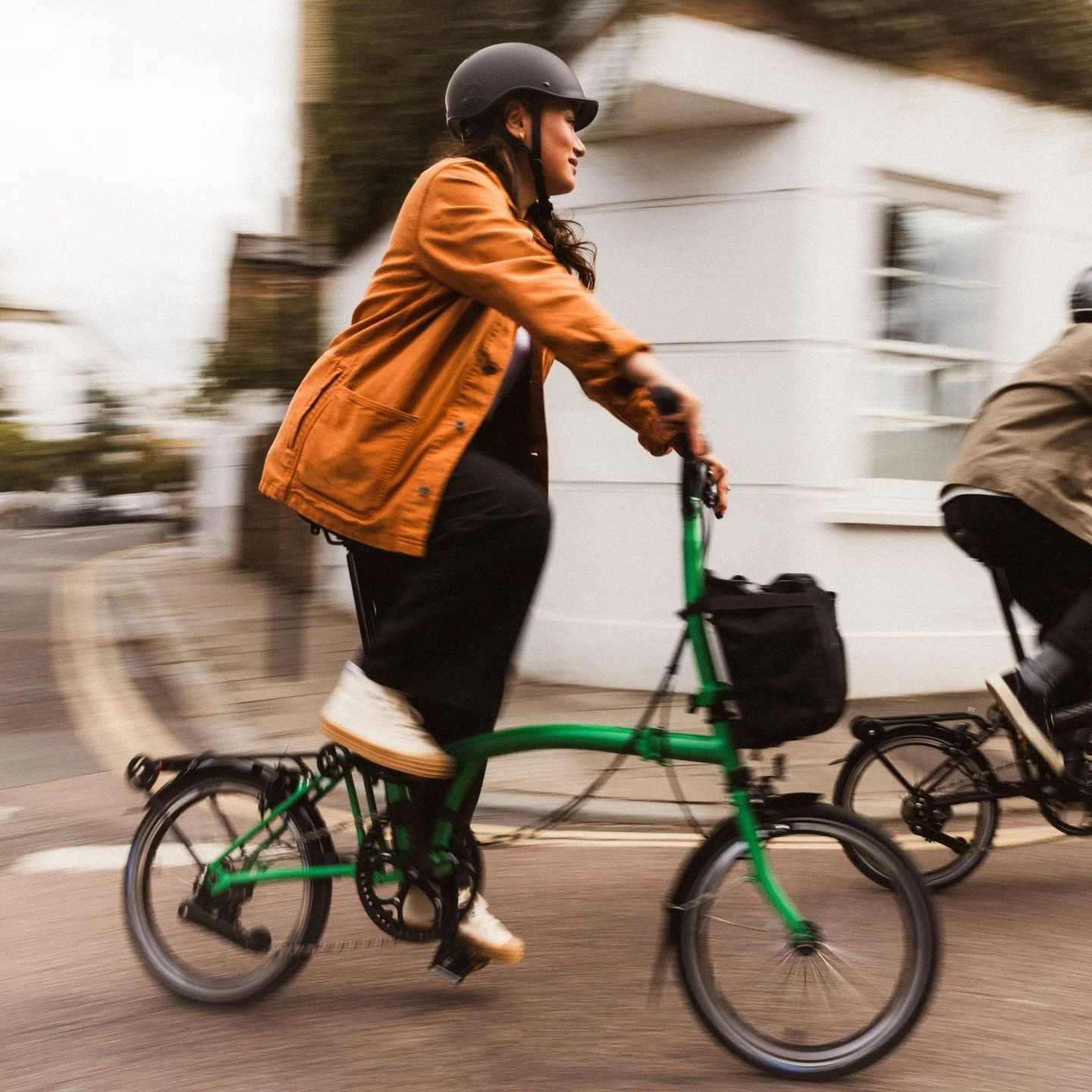 The classic Brompton C Line is getting some new colours for 2026!

Palm Green🌴 
Plum red❤️ 
Cloud Metallic☁️ 

Which would you choose?