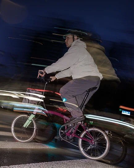 Exclusive  to APAC, the Urban Explorer is ready to go anywhere with you, day or night. 

The MK2 P Line is a lightweight evolution of a classic.

👉️ New self-aligning hinge clamps make folding a breeze 

👉️ All-new carbon fork, lighter, stiffer, sl