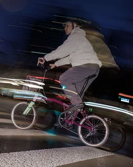 Exclusive  to APAC, the Urban Explorer is ready to go anywhere with you, day or night. 

The MK2 P Line is a lightweight evolution of a classic.

👉️ New self-aligning hinge clamps make folding a breeze 

👉️ All-new carbon fork, lighter, stiffer, sl