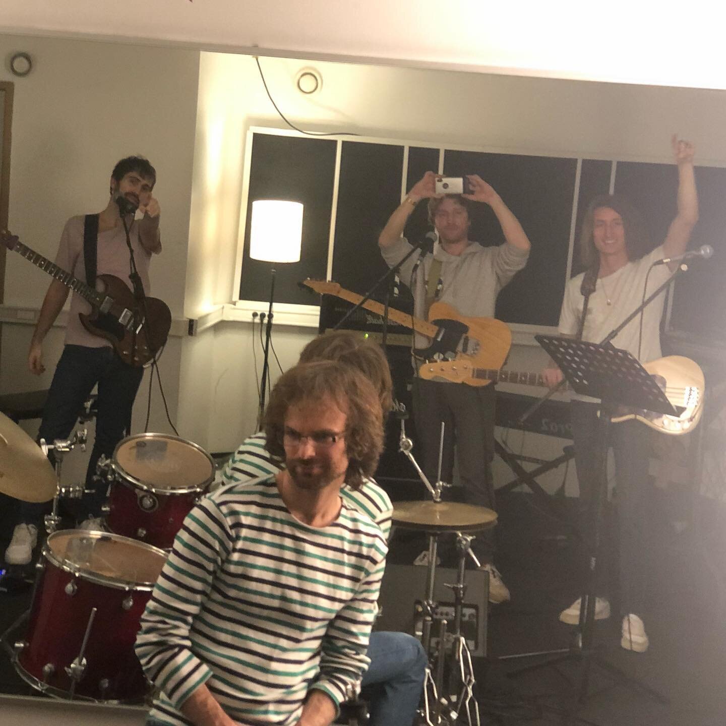 📍See you next Thursday, Nov. 24 @supersonicclub (Paris) with these amazing guys @theo_guitarplayer, @wsatkins @gadiotbruno. 🕺 This is gonna be a hot gig.🔥🥵 Can&rsquo;t wait to see you there. 🙃✨
.
.
.
#paris #livemusic #indie #indiemusic #superso