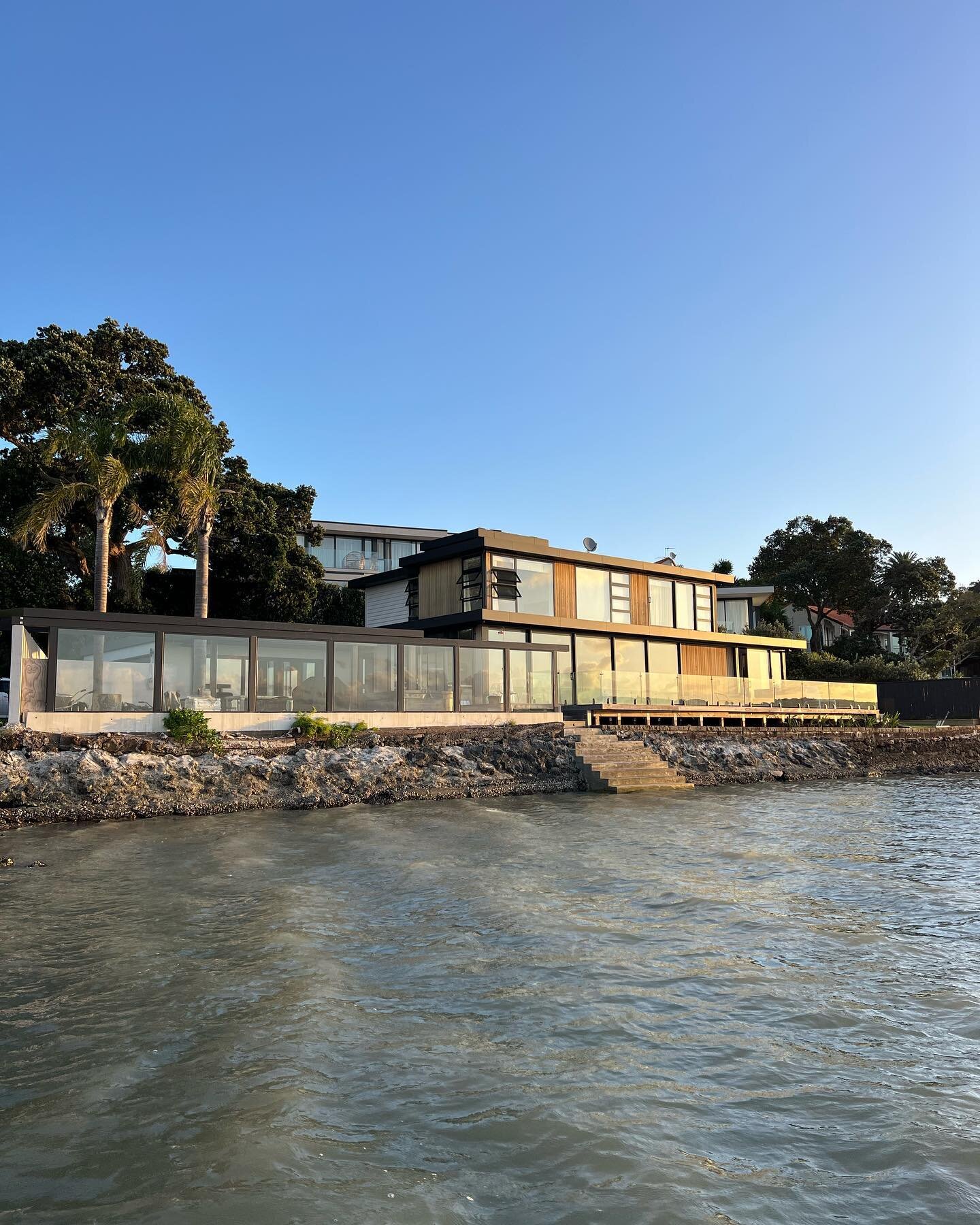 A one of a kind new build we completed in 2021. Full scope of Plumbing and Gasfitting for this epic location including a bespoke copper outdoor shower using @greens_tapware_nz. 

Not a bad spot for a Friday arvo beer 🍻