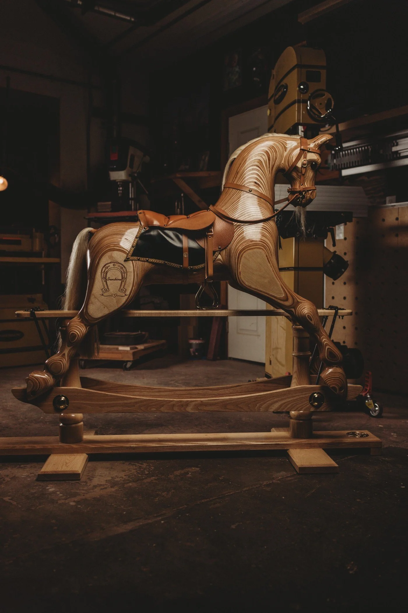 la-gra-rocking-horse-02.jpg