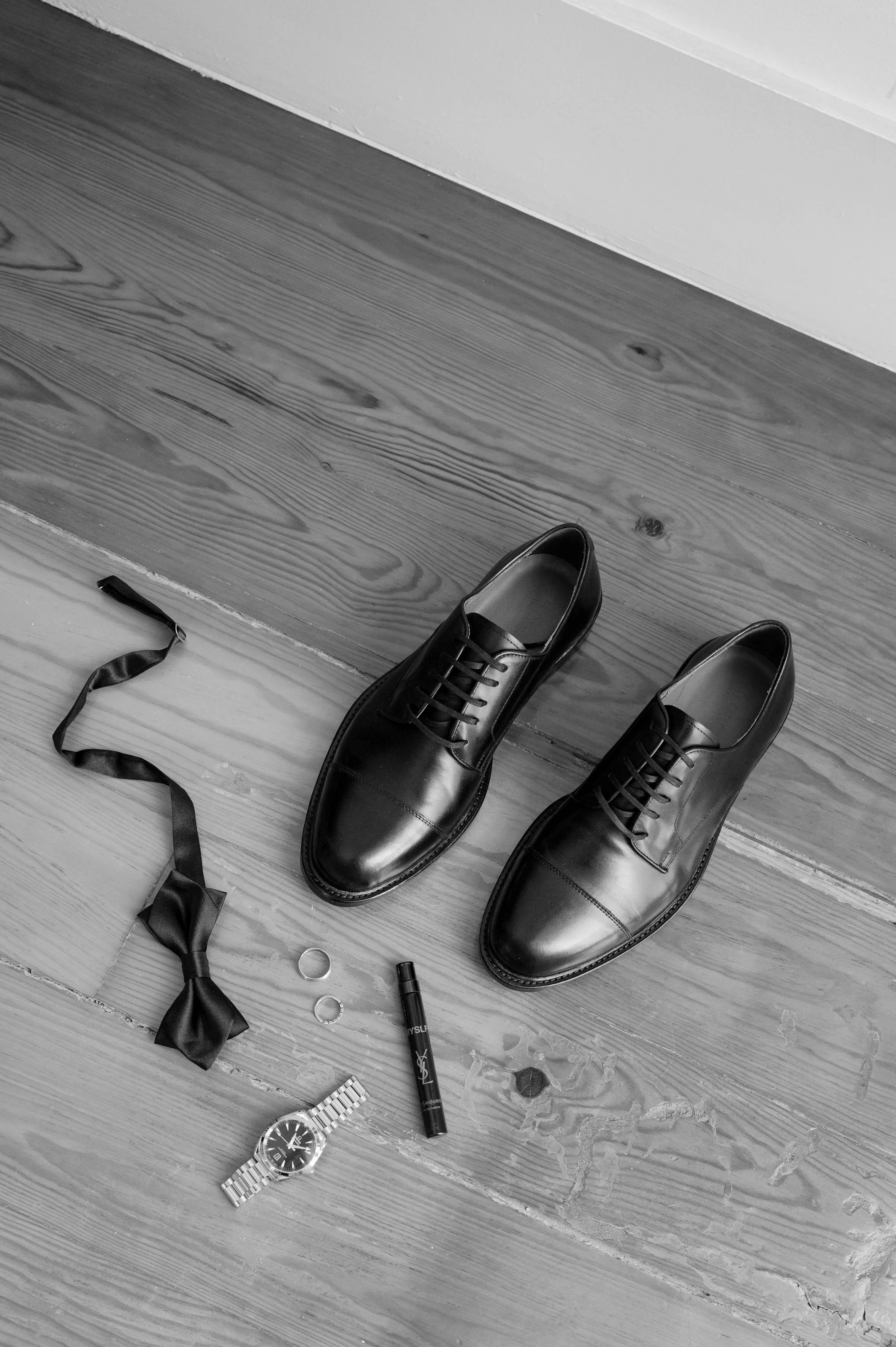 At La Contento, we go beyond custom suits. We provide complete personal styling, thoughtfully coordinating every detail of your look from head to toe.
