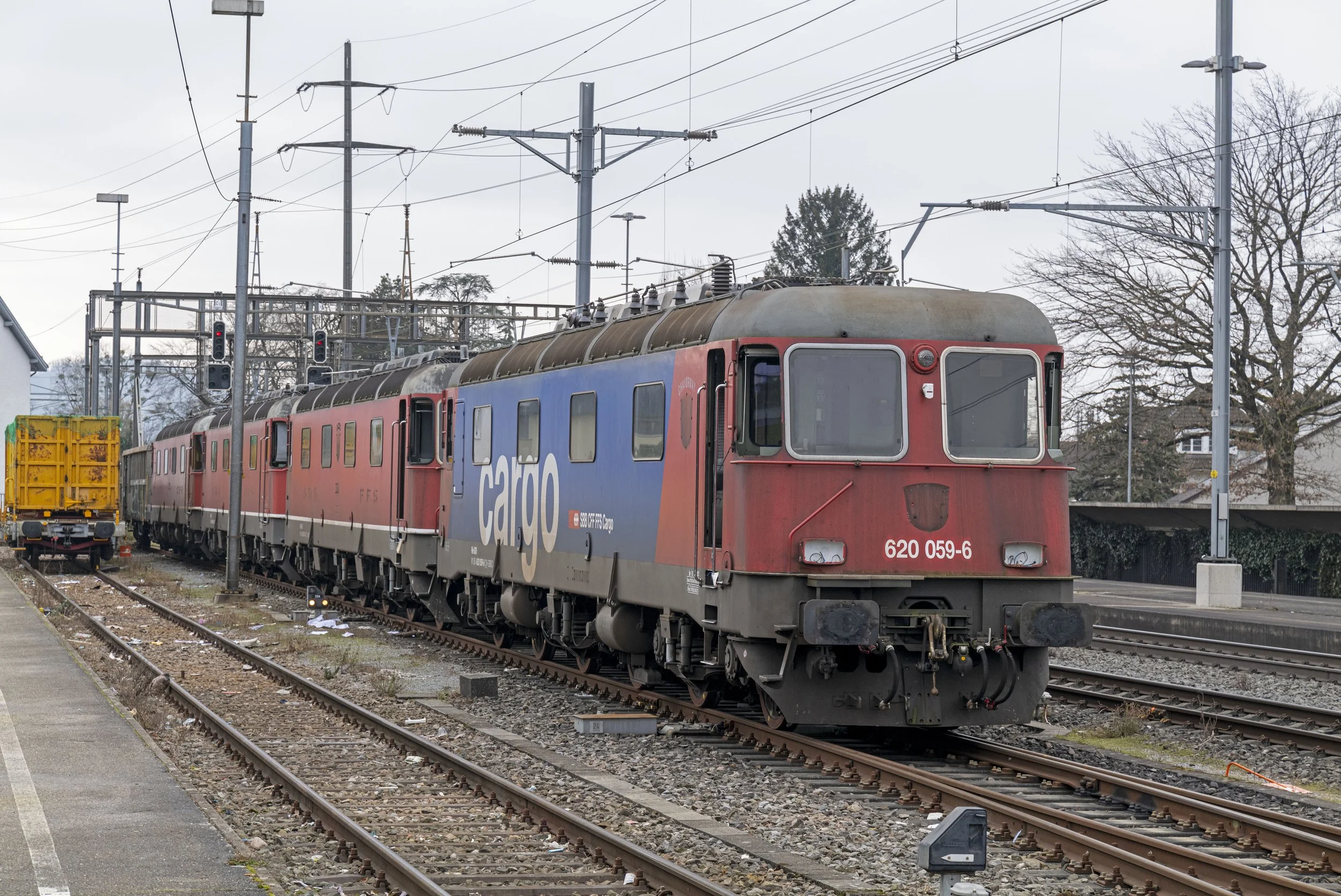 Re 6/6 der SBB vor Abbruch. Kaiseraugst 2025-02