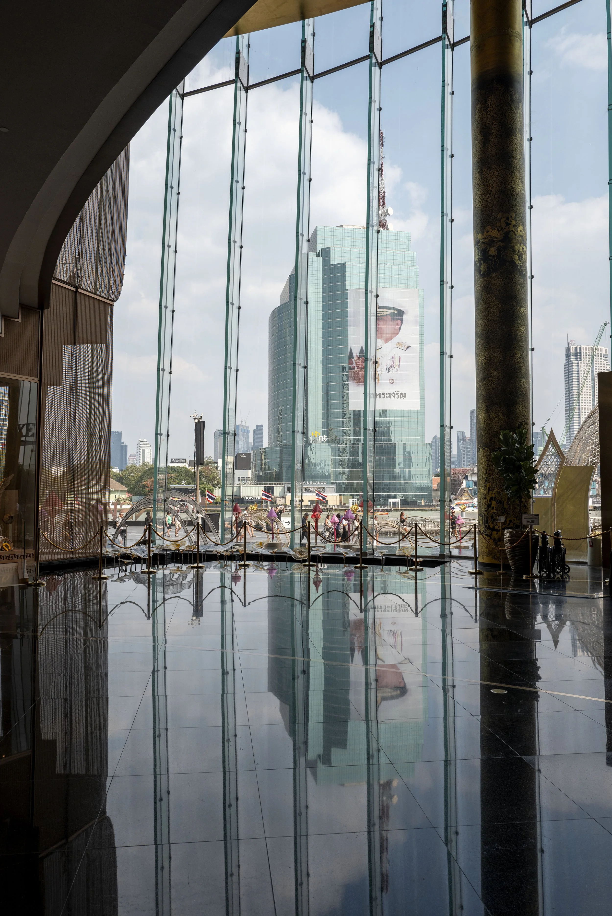 Blick aus dem Einkaufszentrum "Iconsiam", Bangkok 2026-01