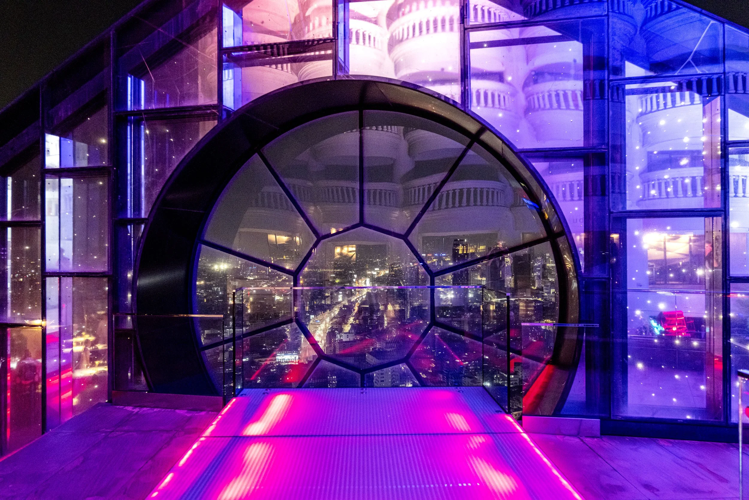 Fenster mit Spiegelung, State Tower Lebua, Bangkok, 2026-01