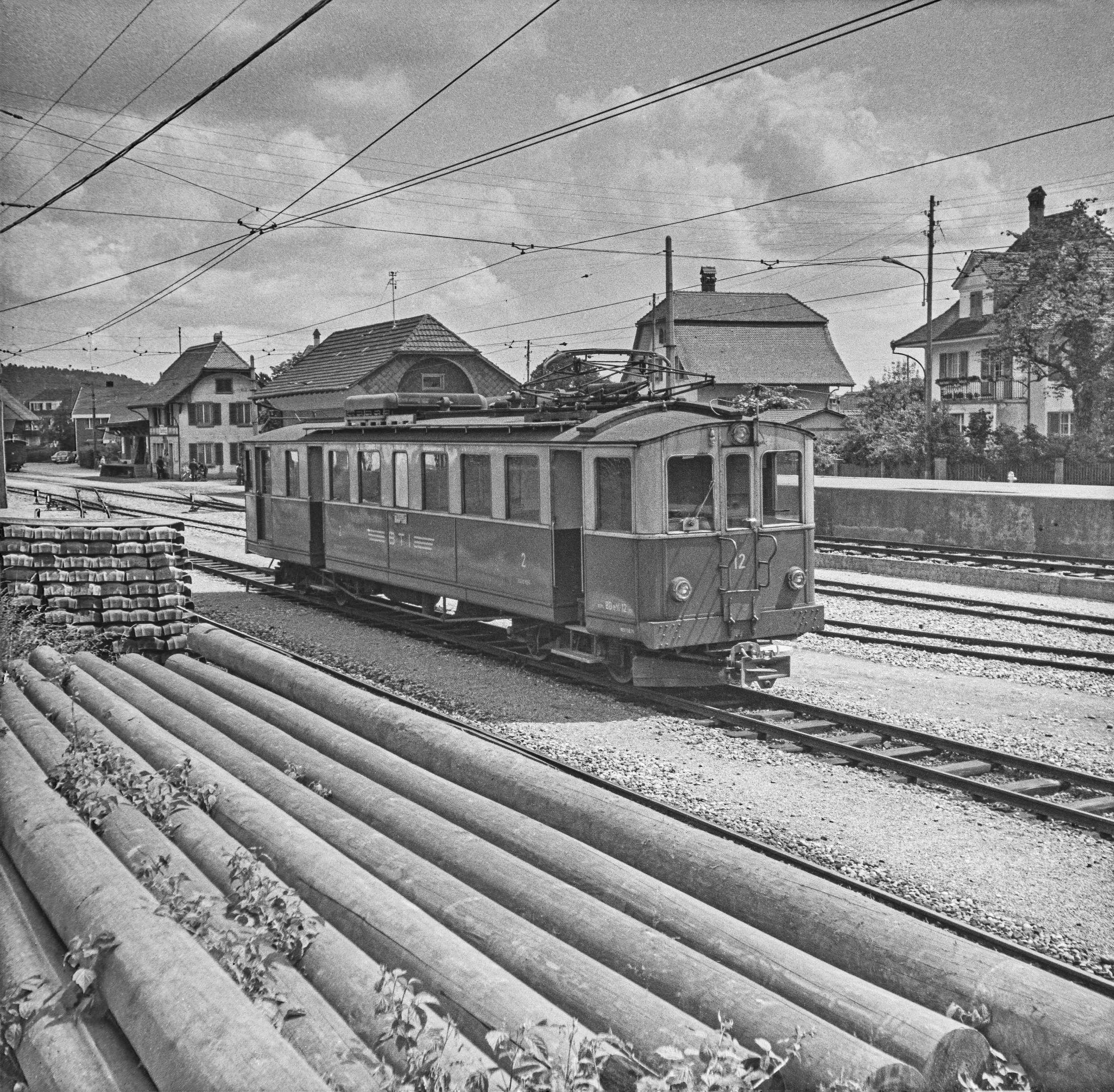 BDe 4/4 12, ex SZB. Täuffelen 1971-05 **