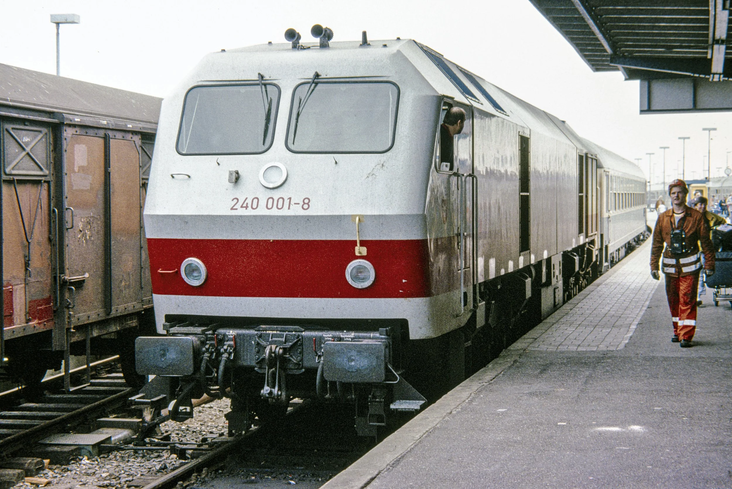 Prototyp Diesellok 240 001-8 der DB. Westerland 1991-10 **