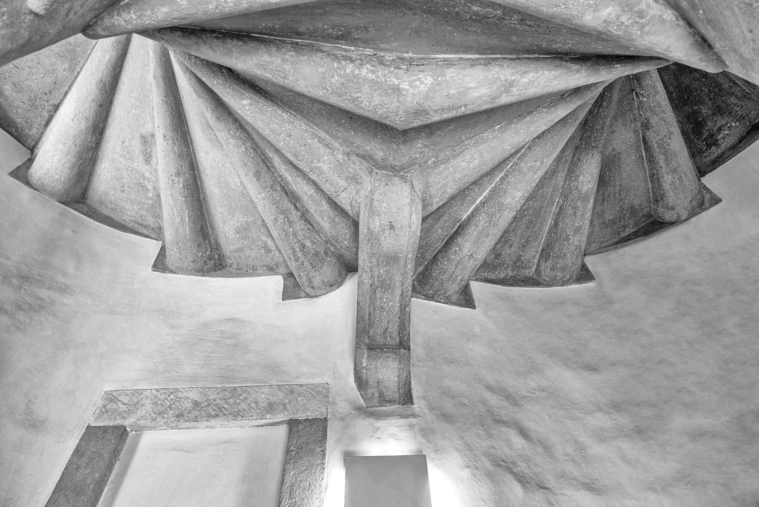 Doppelwendeltreppe von unten/ double spiral staircase from below. Graz Austria  2026-05
