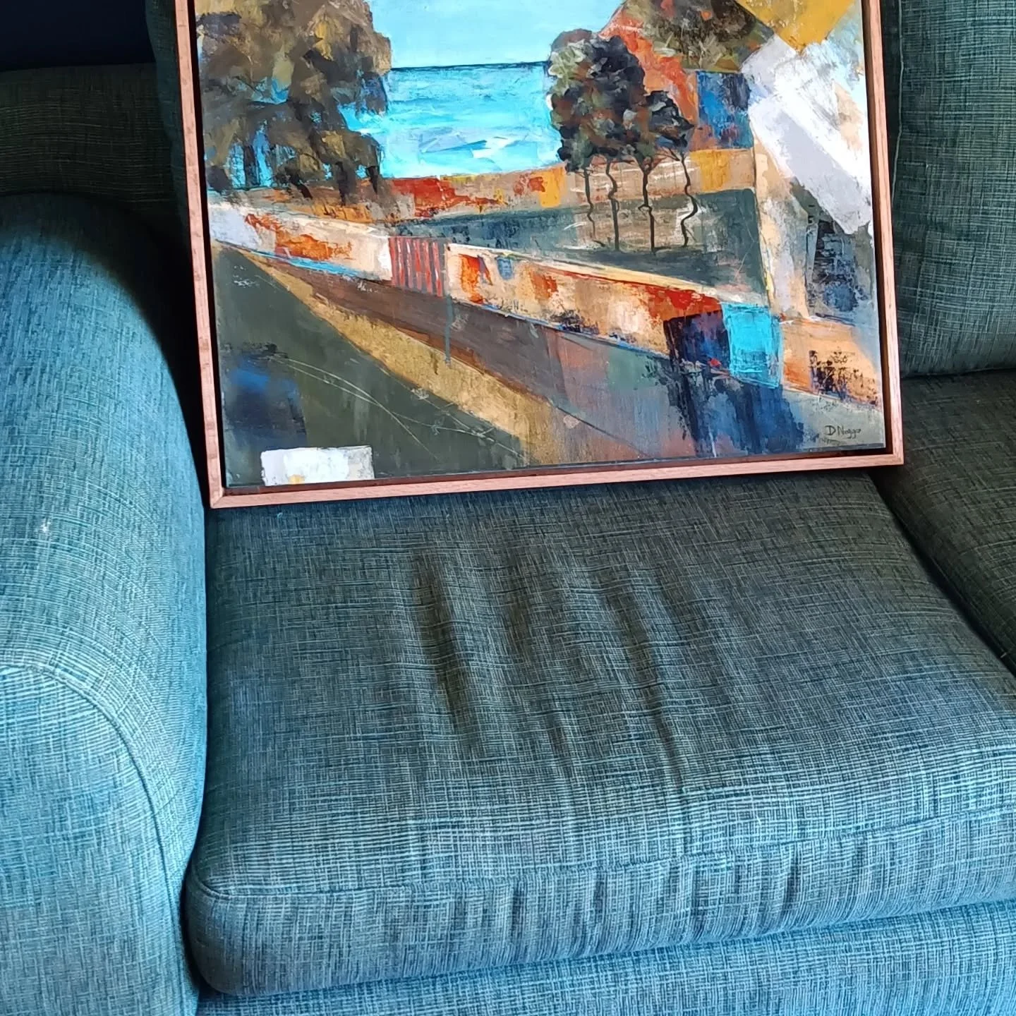 It's amazing how much a frame enhances a painting. My brilliant framer has just framed this painting called ROTTO, ready for its delivery to its new home. 
A big thank you to @manningwarob and my new collector @sue.utt .  Happy days!
#framing 
#artli