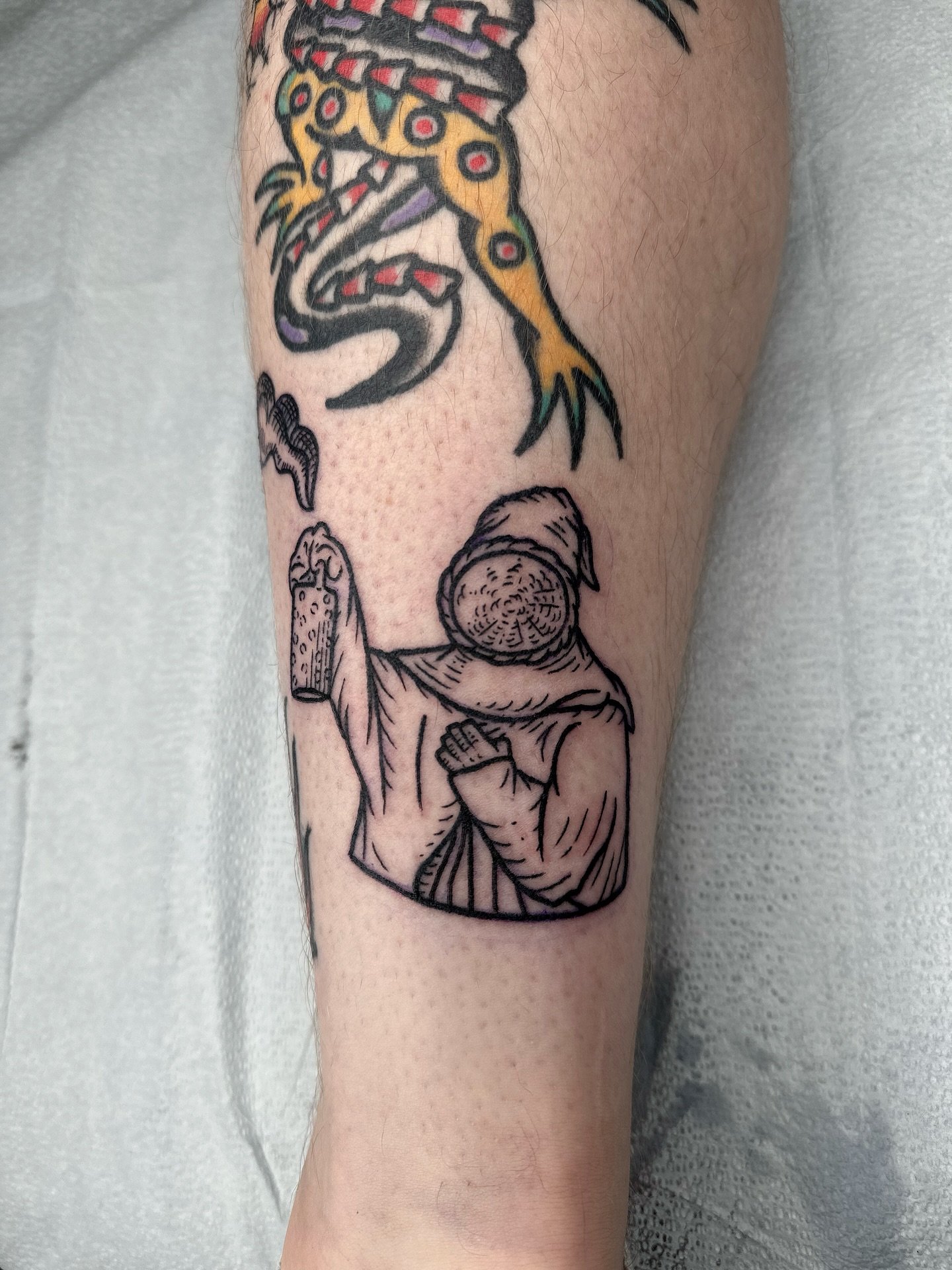 Medieval Beekeeper for my pal @wildcat_electric_tattoo 
Booking June and July for flash and customs! Let&rsquo;s make some magic 🖤

#etchingtattoo #woodcuttattoo #medievaltattoo #medievalbeekeeper #beekeepers #lineworktattoos