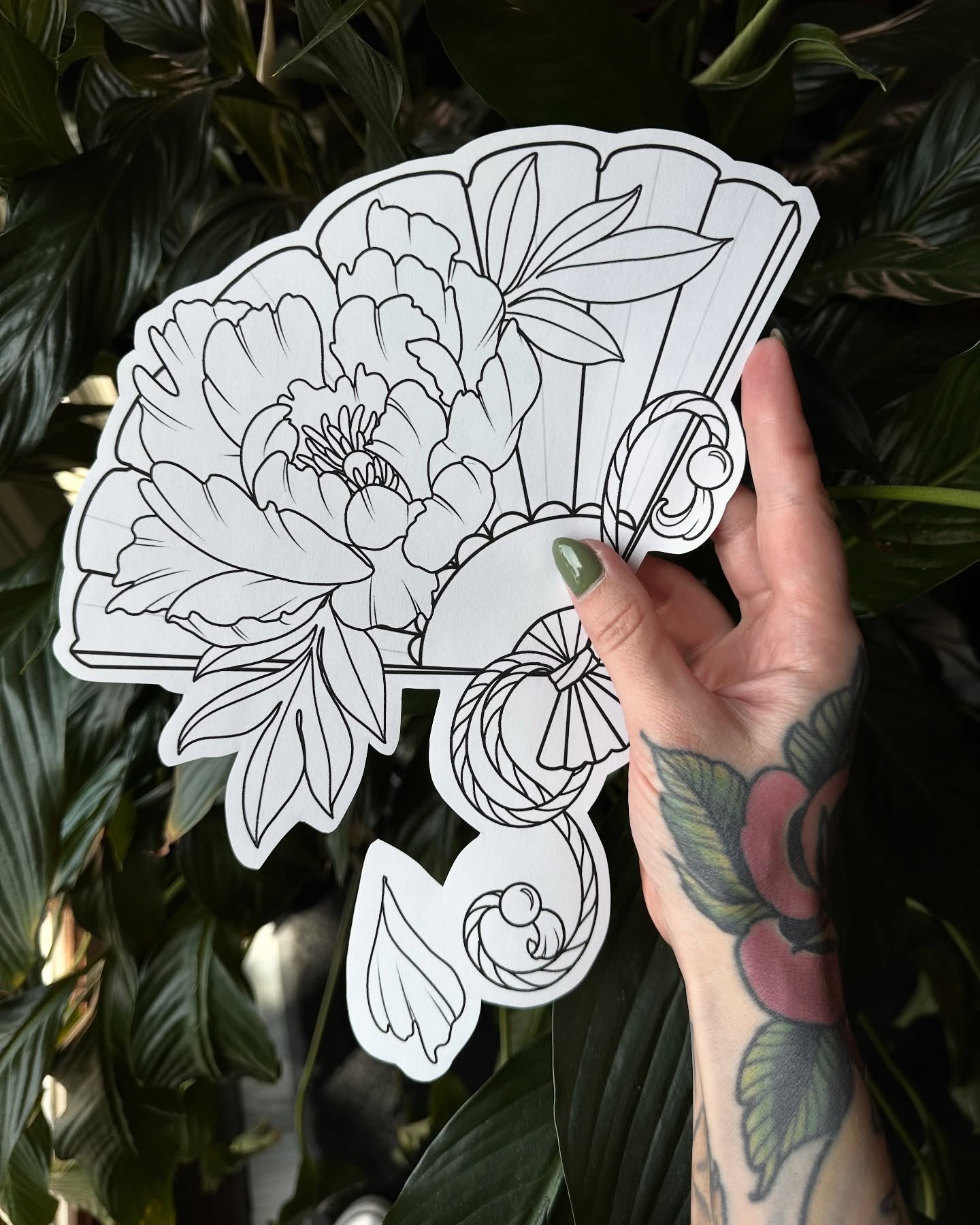 *available* 

Fan with peony. Placement ideas included. Dm to claim! 
.
.
.
.
.
#available #predrawn #tattooflash #handfan #fantattoo #peonytattoo #eugeneoregon #portlandoregon #oregontattoo #oregon #salemoregon #roseburgoregon #pnw #pdx #japaneseesq