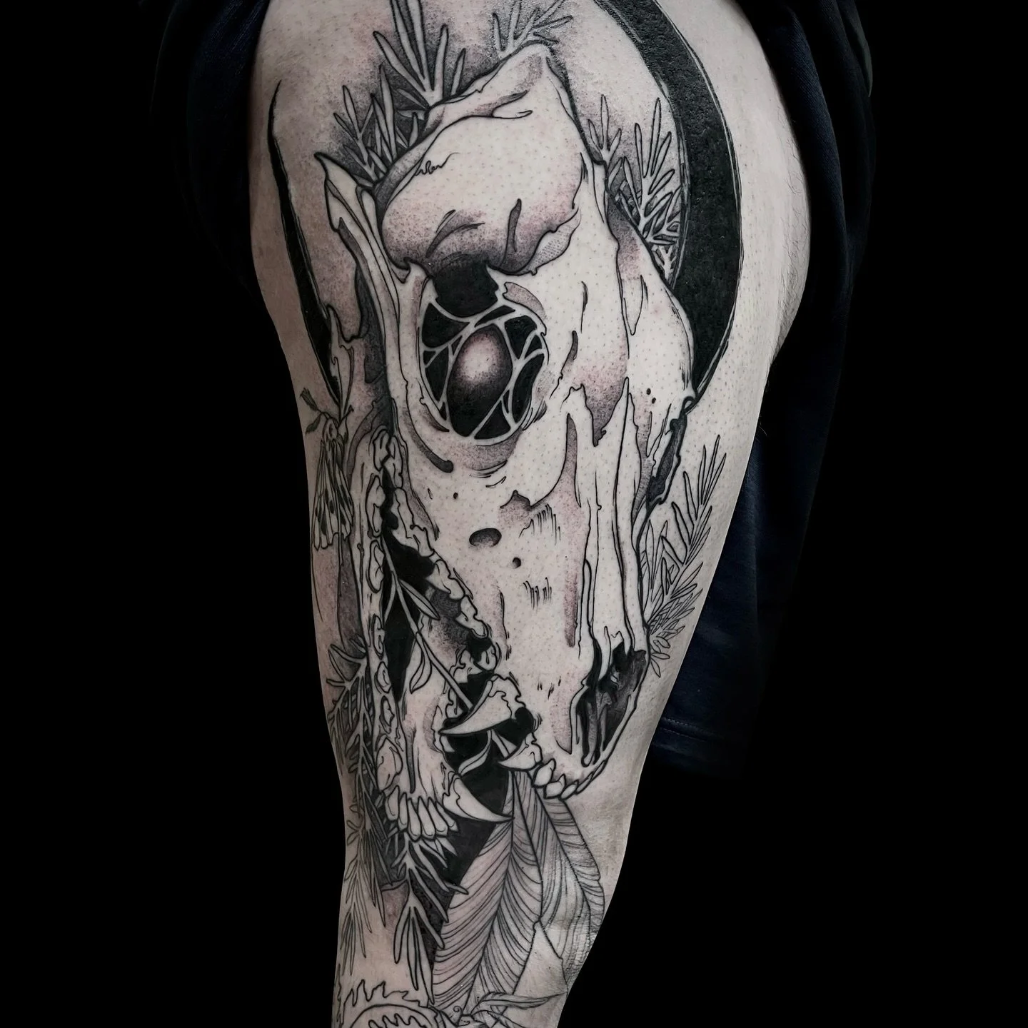 Would love to do more spooky stuff like this! 

#eugenetattoo #oregontattoo