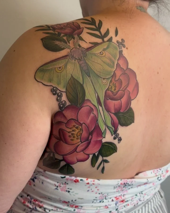 A huge thank you to Kristin for giving this pre-drawn its long awaited home. I love the placement we picked! I can&rsquo;t wait to work with you again. Linework healed, color fresh. 

I&rsquo;m currently booking mid October and beyond! 
.
.
.
.
.
#ta