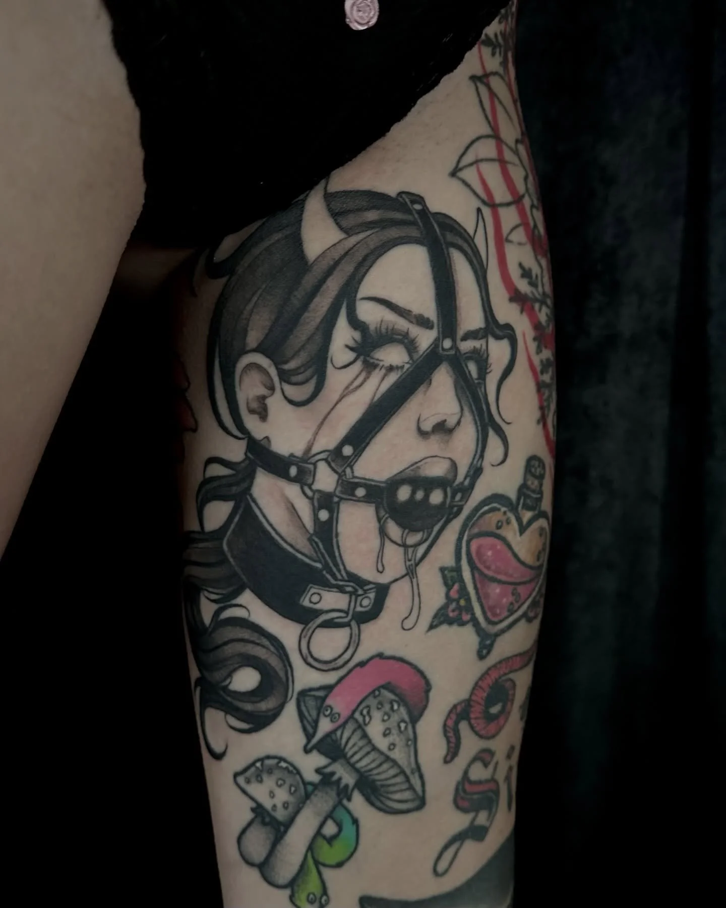 Shading done for this babe. Thanks @xandria.tattoos for being so tough 🖤