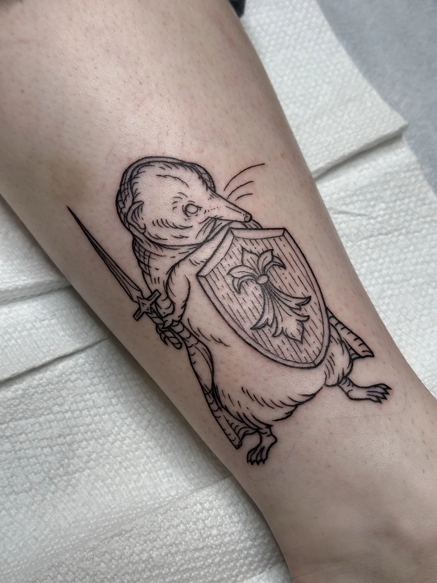 Shrew warrior for Carolyn
I adore doing mighty little critters, more like this please! 

I have time to tattoo you in May and June
Booking link in bio 💌 or DM for questions 

Done at @wildroseeugene 

#etchingtattoo #engravingtattoo #medievaltattoo 