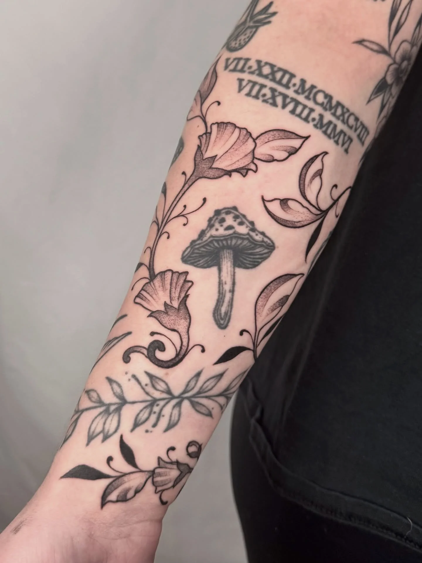 Very satisfying freehand gap filler day🐞Currently booking April and May