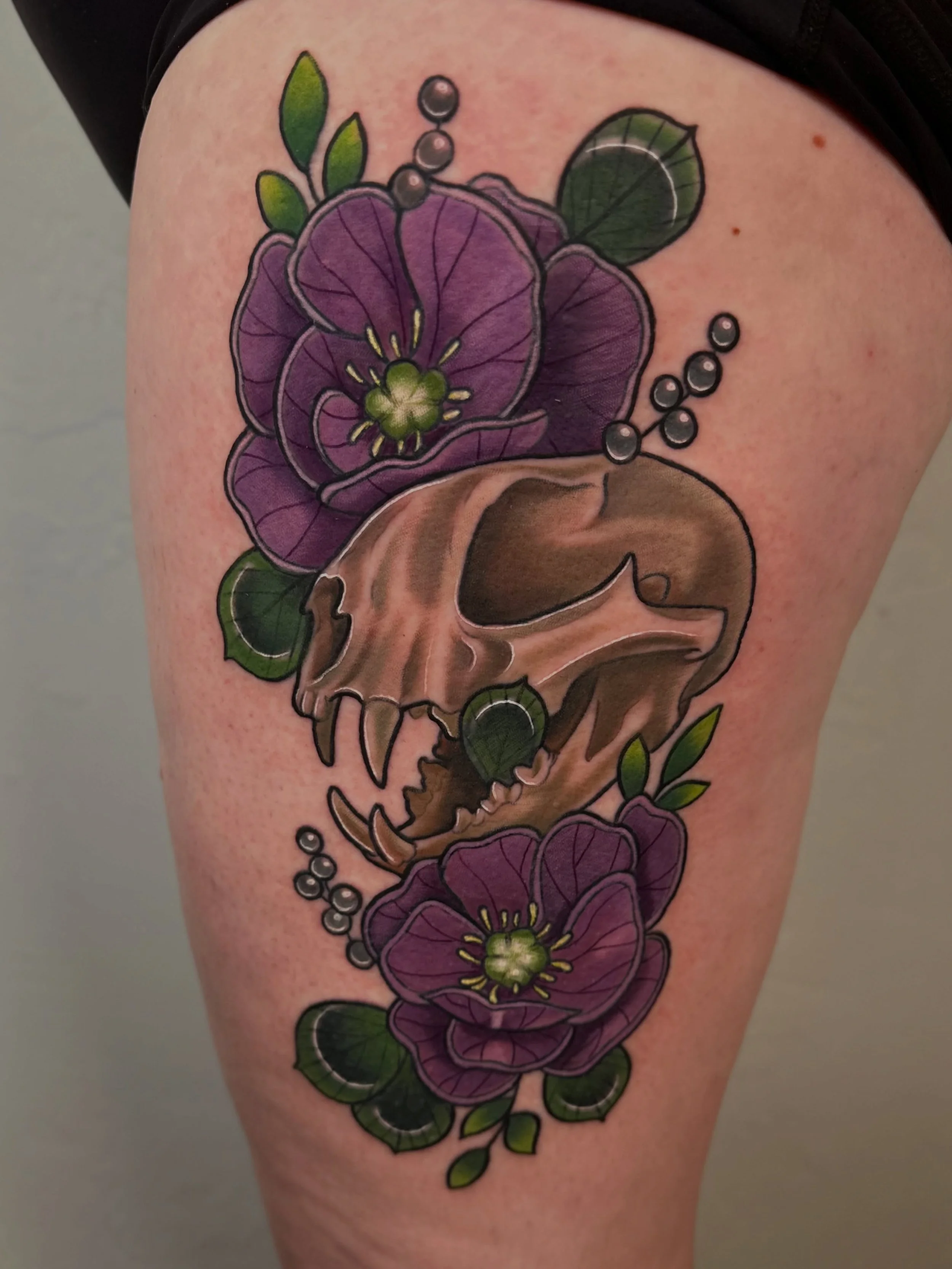 It was so much fun to finish this pre-drawn for Nikkie. We started it at the @sevenfeatherstattooexpo. We went at least twice as big and she sat so well. 
.
.
.
.
#bobcatskull #skulltattoo #eugeneoregon #oregontattoo