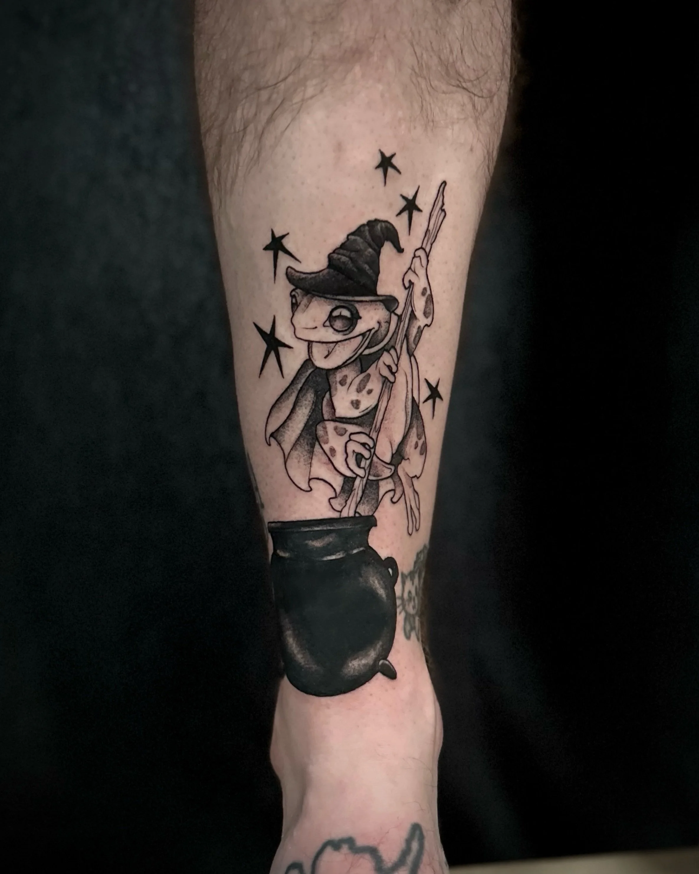 Wizard frog coverup for Zach

#oregontattoo #eugenetattoo