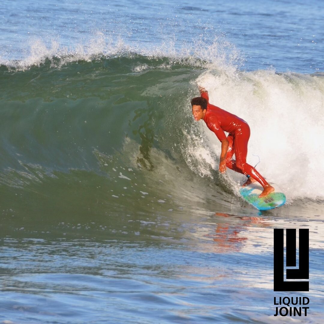 Surfer @julian.williams_ absolutely crushin&rsquo; it on his Liquid Joint board 🏄🏾&zwj;♂️ 
#litbyliquid #LJallday
