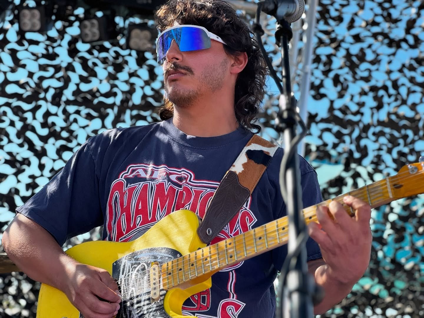 @judd_wilson_and_the_fastballs at @texaspumpkinfest 🫣😳🖤 (No Edits)

This band!! Whoa! Totally unexpected was this band the entire time they played! I&rsquo;d have to say a major highlight of the fest for us was this band! Great sound, easy to work