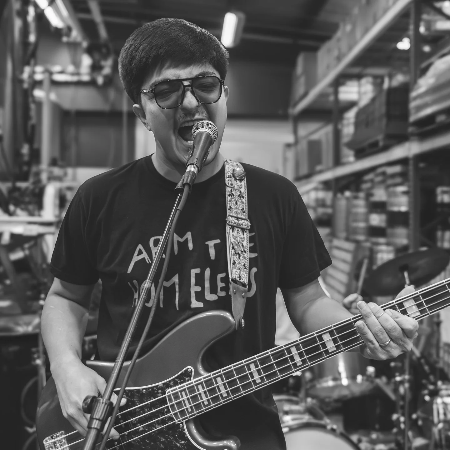 @_mutts_ at @blueowlbrewing 

📸by @shah.photos 
.
.
🚨🚨(😎AFTERPARTY TONIGHT 😎)🚨🚨

(WIN A GUITAR)
Biggest tipper: 🎸(Is that you 💰‼️🚨)
wins a secret guitar accessory provided by:
@gigbagatx 👈🏼🚀

👇Keep Reading &amp; 👓📖‼️
FOLLOW EVERYONE ?