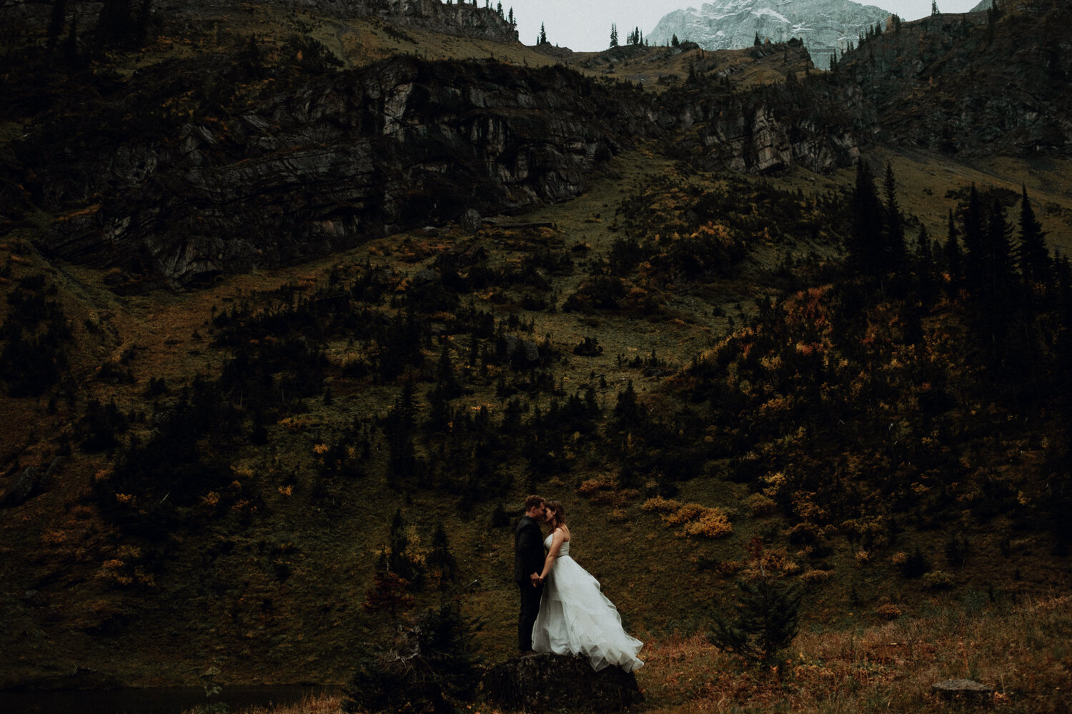 Best-Banff-Wedding-Photographer-27.jpg