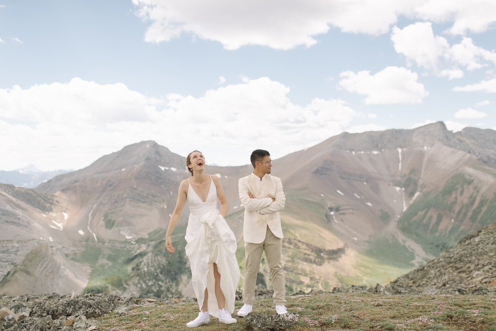 Helicopter-Wedding-in-Banff-National-Park-31.jpg