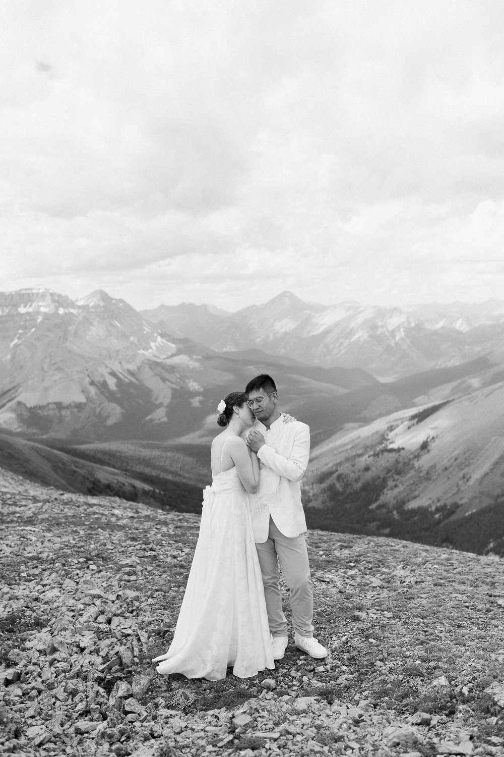 Helicopter-Wedding-in-Banff-National-Park-80.jpg