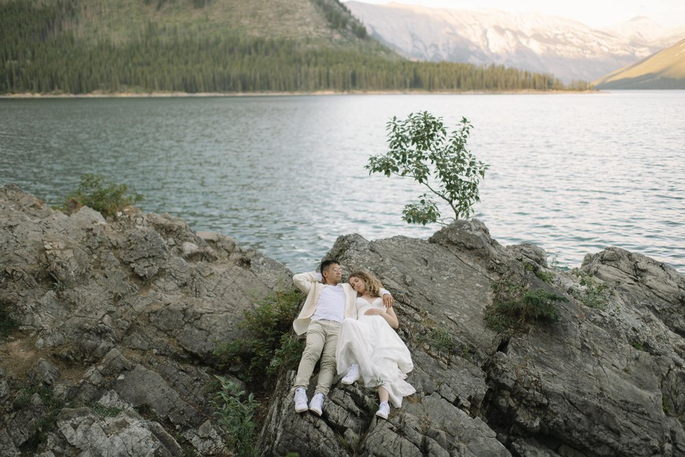 Helicopter-Wedding-in-Banff-National-Park-106.jpg