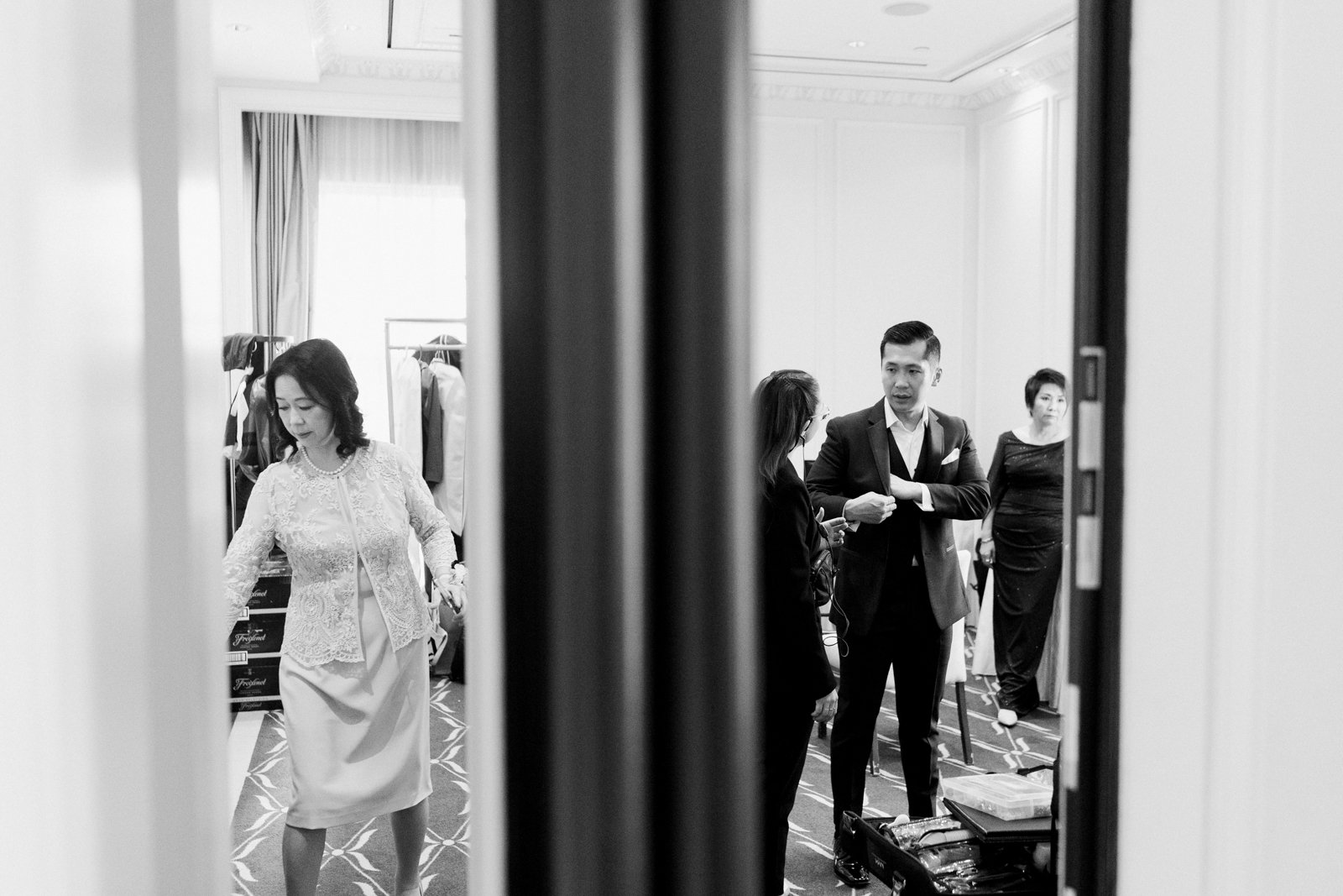Vancouver Wedding Photographers-16.jpg