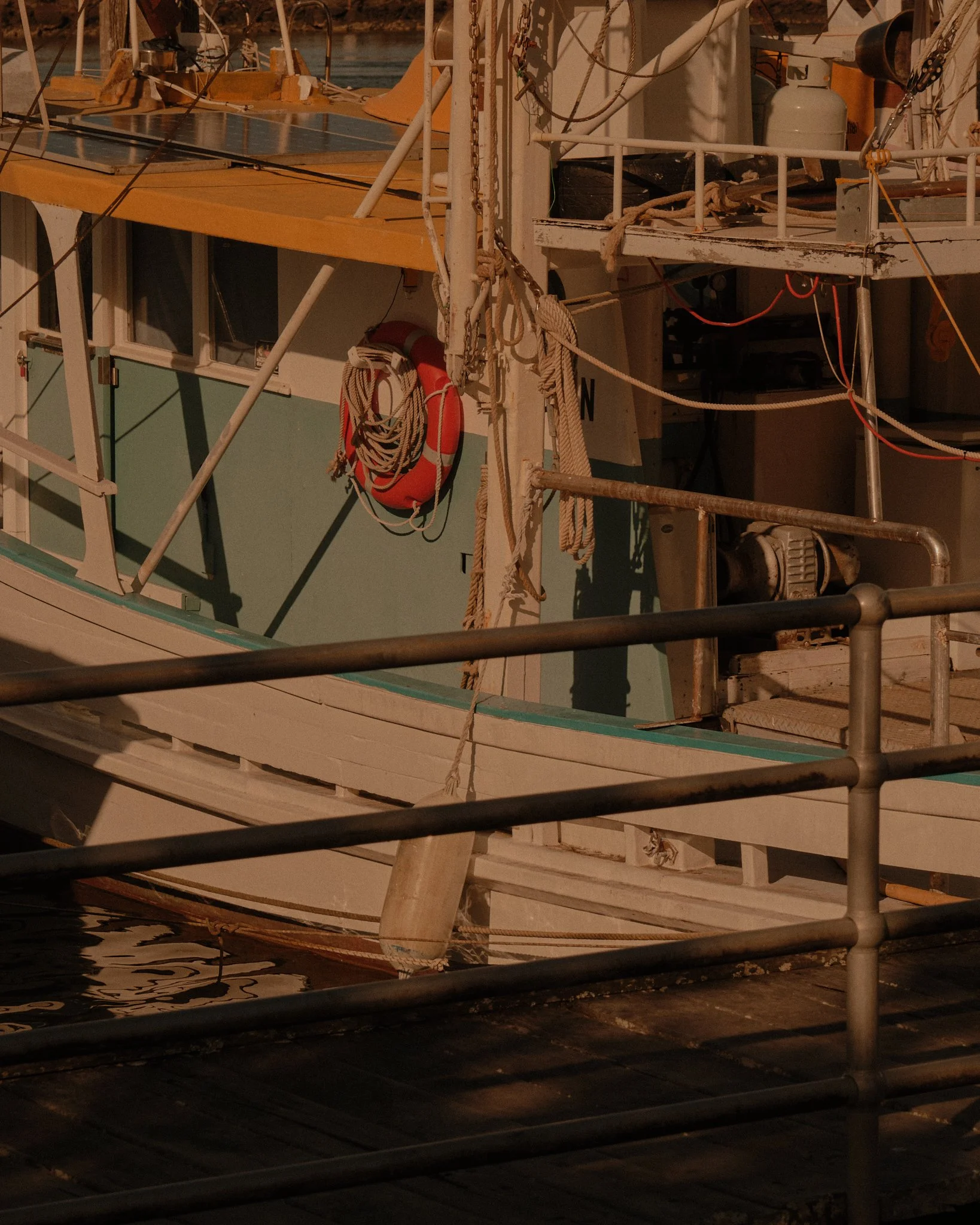 AriMEssinathedocks3.jpg
