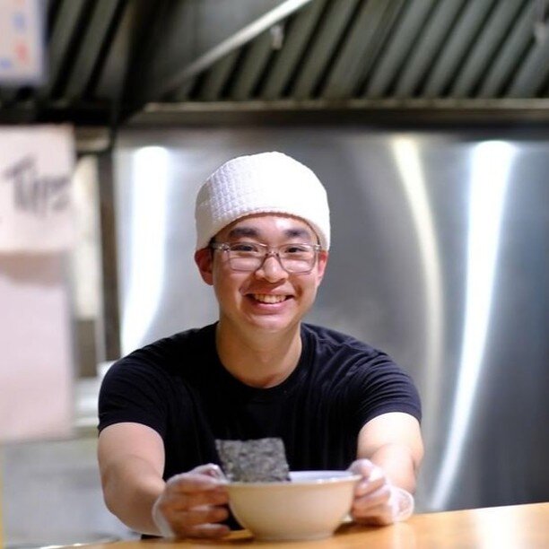 For episode 17 of the Ramen in Japan podcast, I managed to get an audience with the walking ramen lexicon Elvin Yung @shikaku.ramen, who has been in and out of Japan quite often in the recent months. Before that, he was busy accumulating an enormous 
