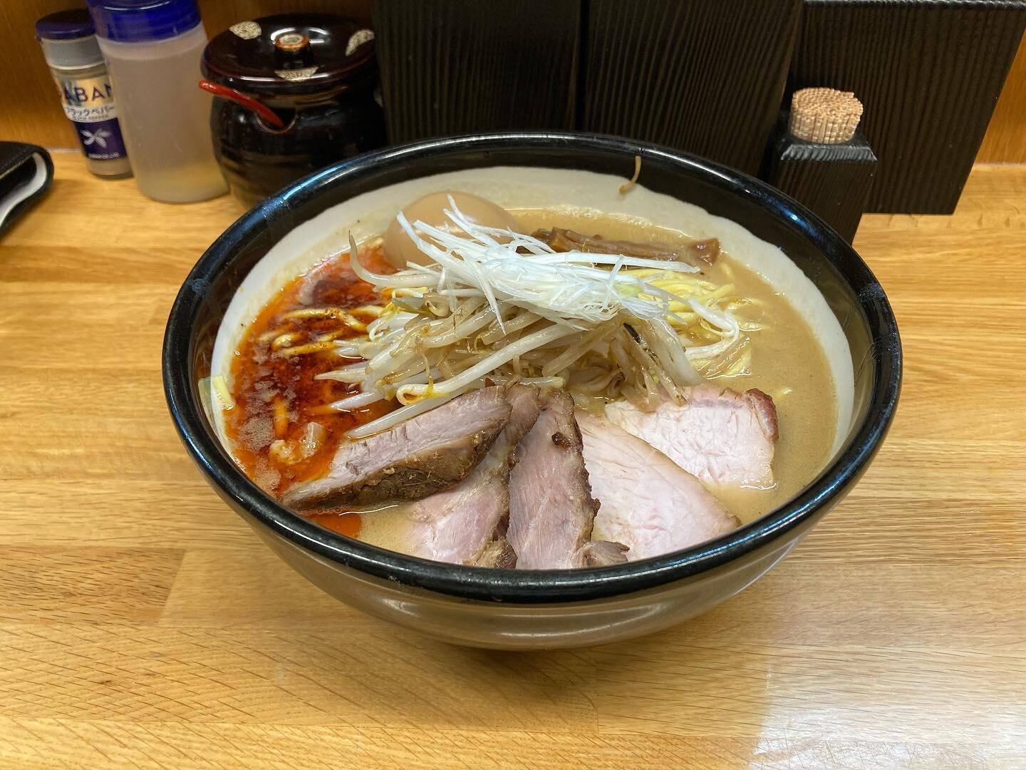 Spicy Miso Ramen at Misokko Hook with @konfuciouseats and @tristdomosan 
Probably one of the best Tokyo miso ramen spots at the moment, offering regular miso ramen, spicy miso ramen and tantanmen. Full review up on the channel, go check it out! 

#mi