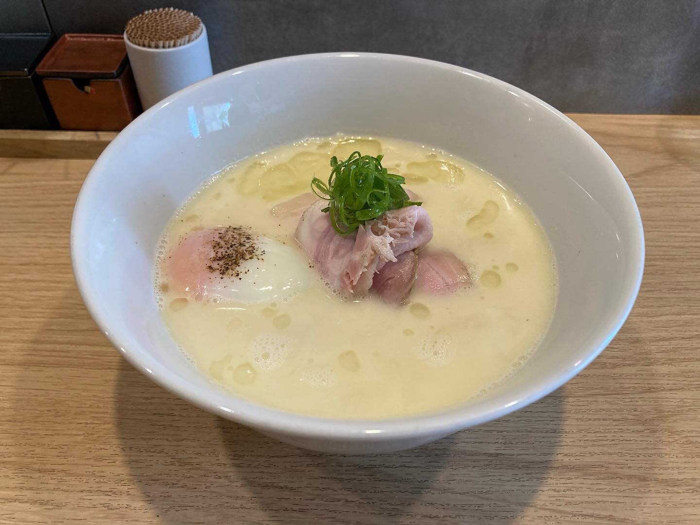 White truffle oil tori paitan at Ramen Maikagura in Chitose-Funabashi @maikagura_japan 
Maikagura has been on my list for a long time and I have put it off for a long time due to the allegedly super long lines. However, the lines are currently pretty