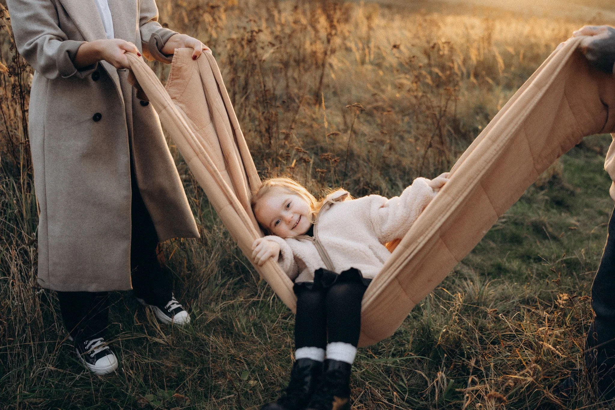 Rodinný moment zachycený v klidné atmosféře