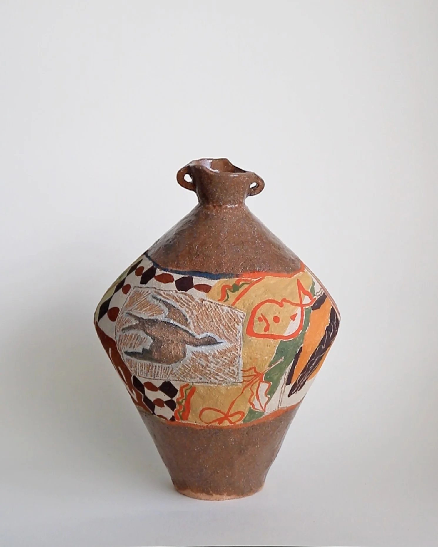 Vase sculpture: approx 24cm tall / 20cm wide