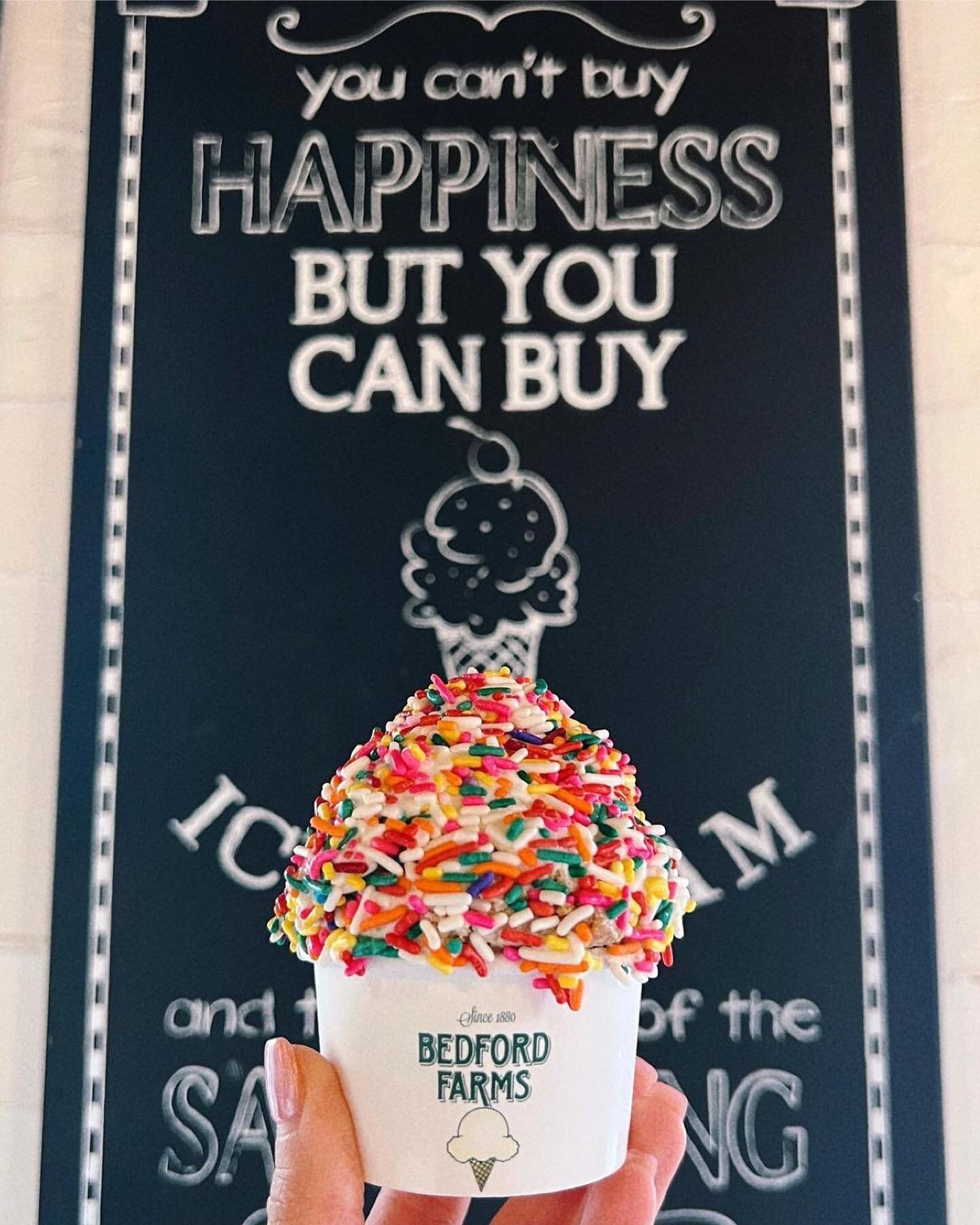 80s + ☀️&hellip;😎 🍦
📸 credit: @tale.of.two.citiess
.
.
.
.
.
.
.
.
.
.
#Boston #BOS #foodies #foodiesofinstagram #BostonFoodies #EaterBoston #bestfood #eastcoast #eastcoastfoodies #sogood #yummy #tasty #foodgram #getinmybelly #ilovefood #foodislif