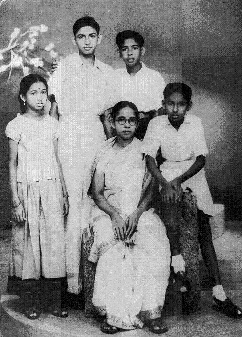 My father with his widowed mother, brothers and sister