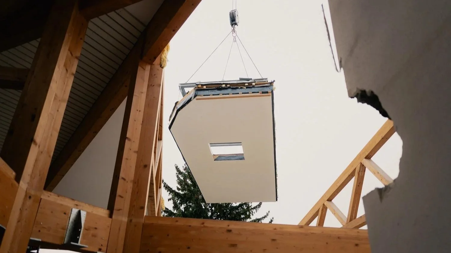 Baustellenfotos vom Rückbau des ehemaligen Steinmetz-Betriebs in Hollabrunn für Smartvoll Architekten.