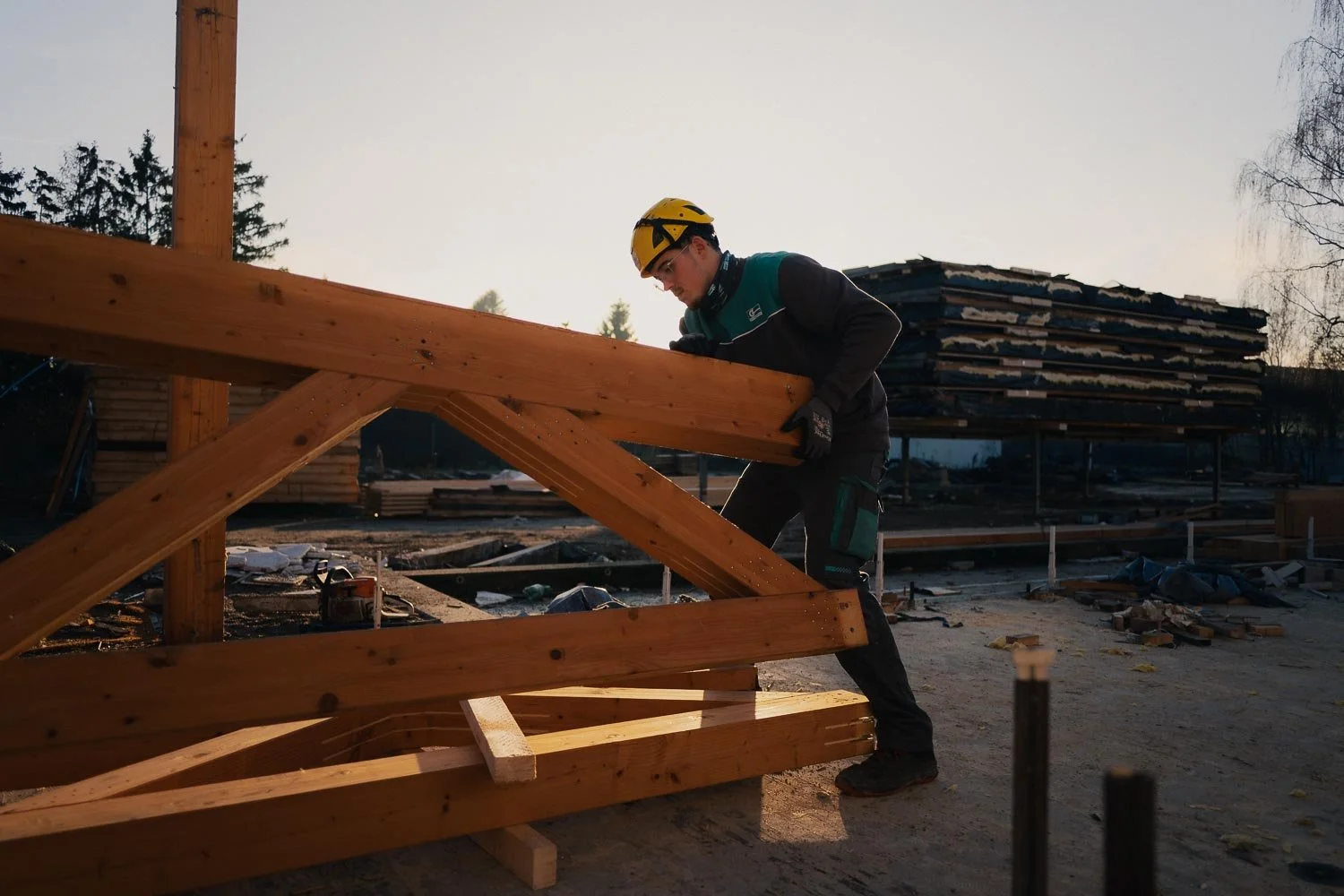 Dokumentation der Demontage einer historischen Holzkonstruktion durch Leyrer und Graf Holztechnik in Hollabrunn.
