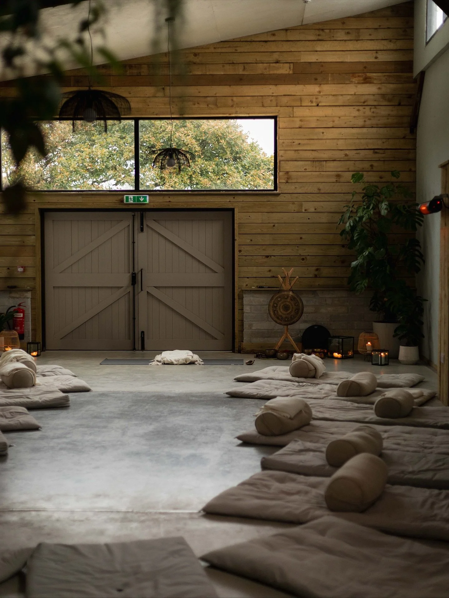 ROOTED AND RARE RETREAT 🤎

@cabillacornwall has been on my bucket list for a long time, so when my own yoga studio @heisthousestudios organised a retreat there, the stars aligned and I got to attend the most magical weekend alongside some very wonde