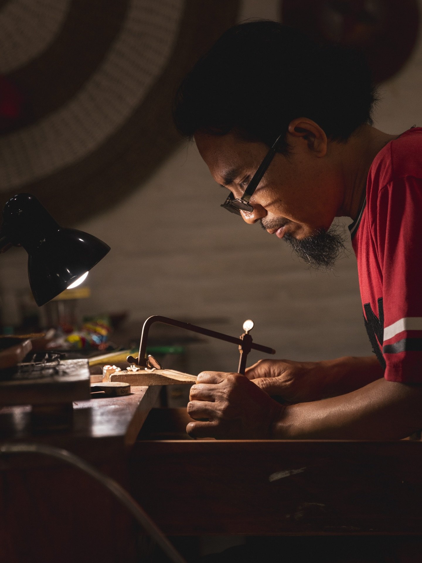A perfect few hours escaping the rain at @lomboksilverclass making handmade silver rings 💍

Gimme a crafty class, the sound of rain and an unbelievably cute dog (aptly named silver) and I&rsquo;m one happy gal 🌞

📍 @lomboksilverclass, Kuta, Lombok